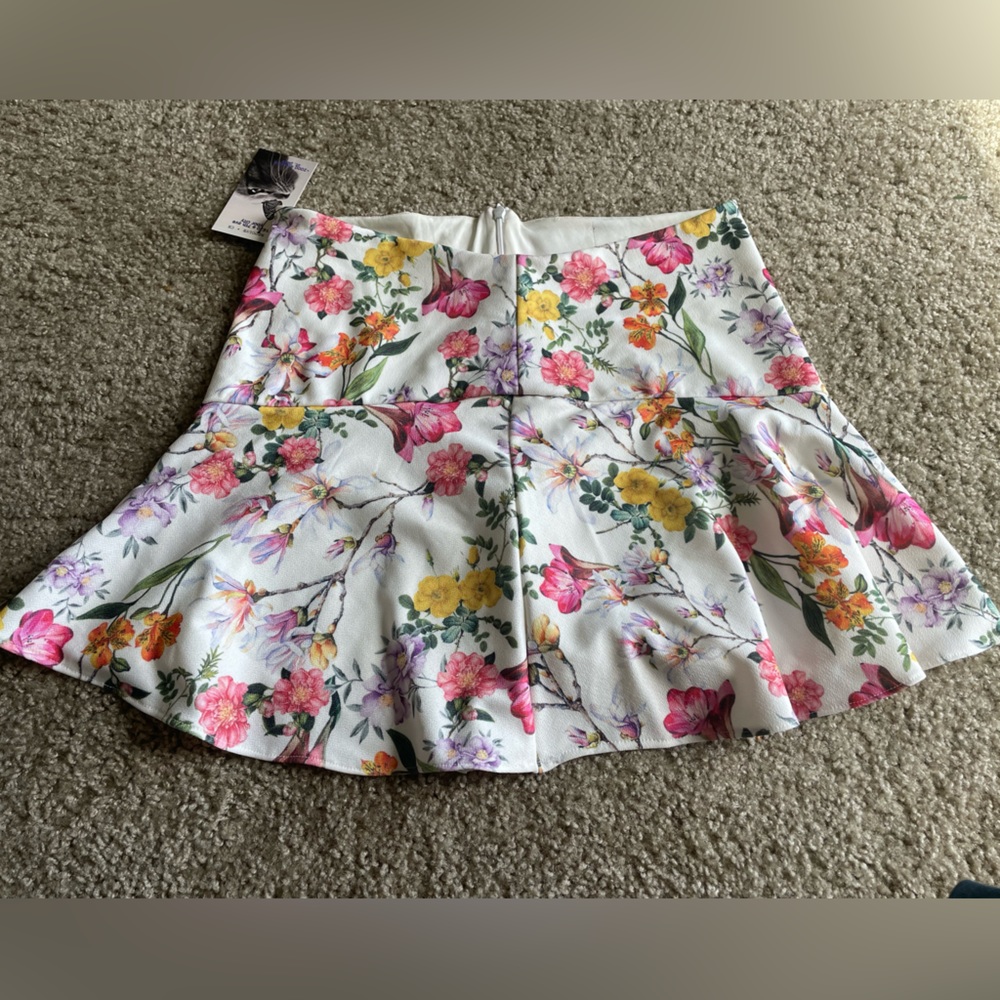 Floral mini skirt M